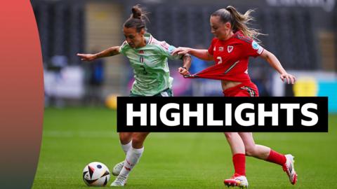 Elisabetta Oliviero of Italy is challenged by Lily Woodham