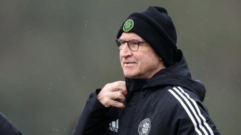 Martin O'Neill watches on during Celtic training