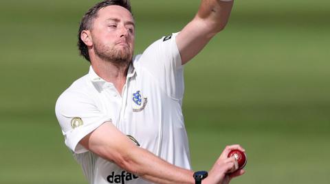 Ollie Robinson bowling