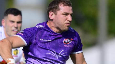 John Stevens playing for Cornish Pirates