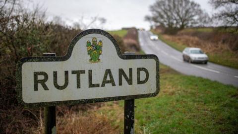 A Rutland county border sign