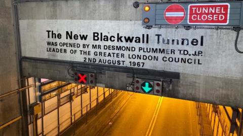 Blackwall Tunnel southbound closure sign