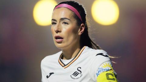 Katy Hosford in action for Swansea in 2025