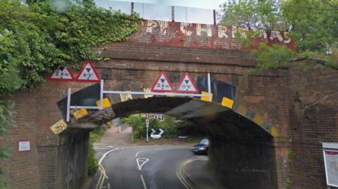 The Happy Christmas Bridge, Sandhurst