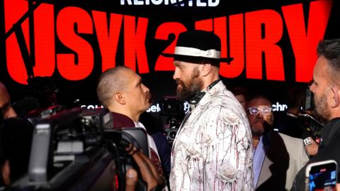 Tyson Fury and Oleksandr Usyk face-off