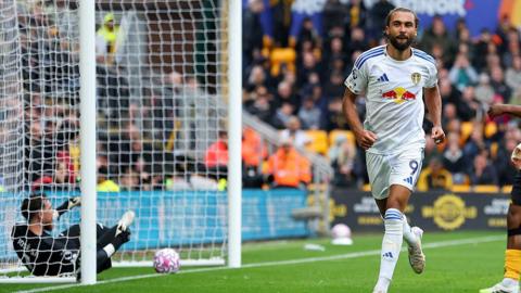 Dominic Calvert-Lewin of Leeds United celebrates