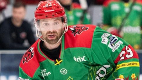 Evan Mosey in green Cardiff Devils kit