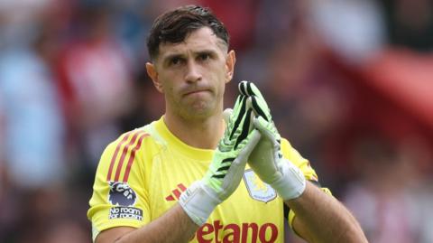 Emi Martinez playing for Aston Villa