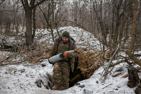 Война в Украине: Советник Трампа заявил, что безопасность Украины должна обеспечить Европа; Зеленский выступил против выборов во время войны