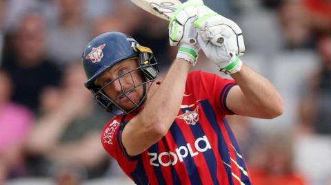 Manchester Super Giants batter Jos Buttler hits out