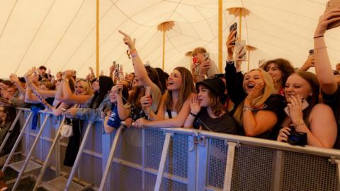 Fans gather to watch Chunkz and Filly at The Aux stage 