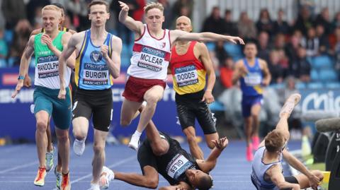 Josh Kerr falls in the 800m at the UK Athletics Championships in 2024