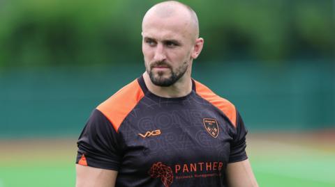 Ollie Griffiths oversees Dragons training as conditioning coach