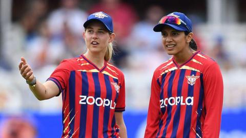 Maitlan Brown (L)and Smriti Mandhana