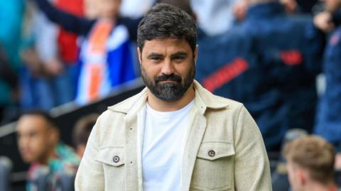 Vitor Matos on the touchline 