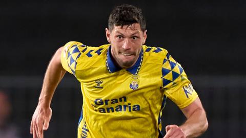 Scott McKenna in action for Las Palmas
