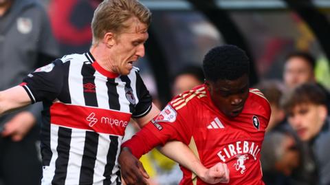 Salford v Grimsby match action