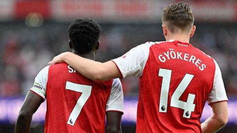 Bukayo Saka celebrates scoring the 2nd Arsenal goal with (R) Viktor Gyokeres