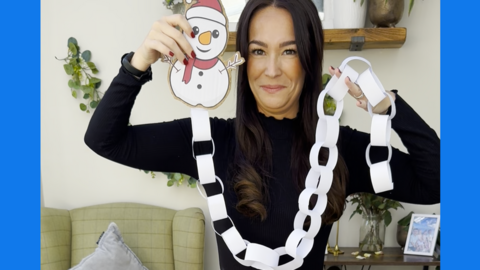 Sophie David shows us a Christmas paper chain