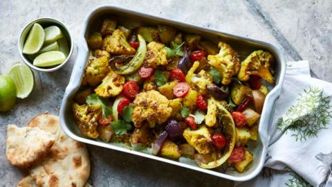 Spiced aloo gobi traybake