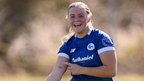 Eliza Collie in action for Cardiff City Women