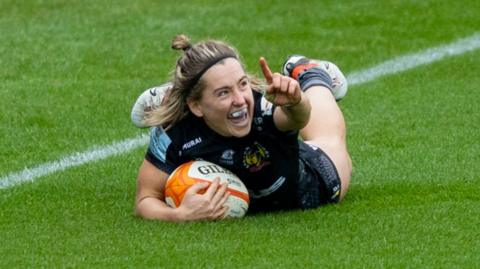  Exeter Chiefs' Claudia MacDonald