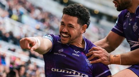Jacob Gagai celebrates his second-half try