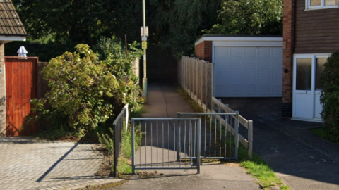 Alleyway off Leicester Road, Glen Parva