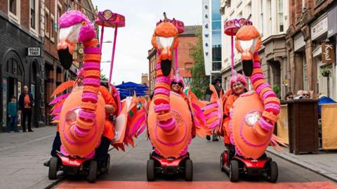 Alison Denholm's dancing flamingos at Tunbridge Wells puppetry festival