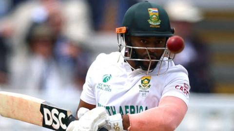 Temba Bavuma batting