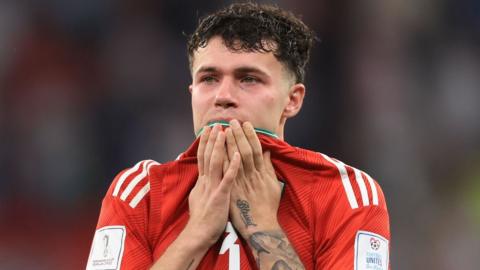 Neco Williams in tears after Wales' 2022 World Cup match with the United States