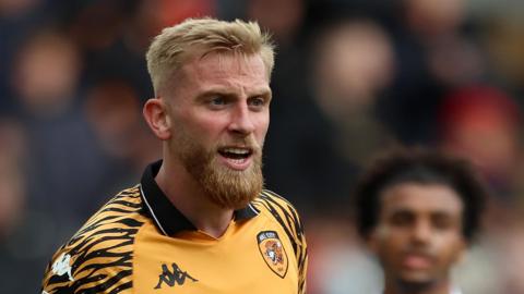 Close-up of Oli McBurnie playing for Hull City
