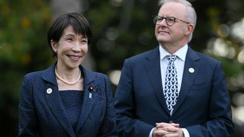 Japanese prime minister Sanae Takaichi (left) and Australian PM Anthony Albanese 
