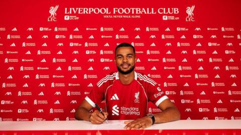 Cody Gakpo signing a new contract for Liverpool