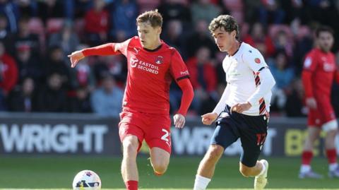 Jack Moorhouse in action for Leyton Orient