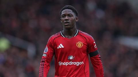 Manchester United midfielder Kobbie Mainoo