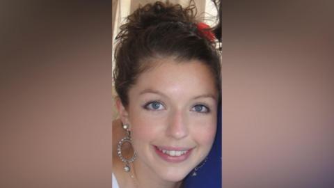 Sarah Groves smiling at the camera