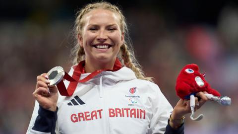 Sammi Kinghorn celebrates her third silver medal to add to gold in Paris