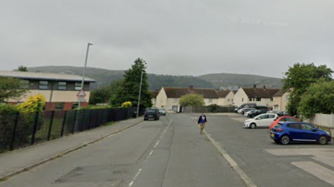 Ffordd Cwm