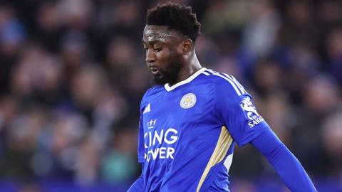 Wilfried Ndidi playing for Leicester