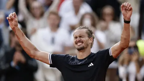 Alexander Zverev celebrates