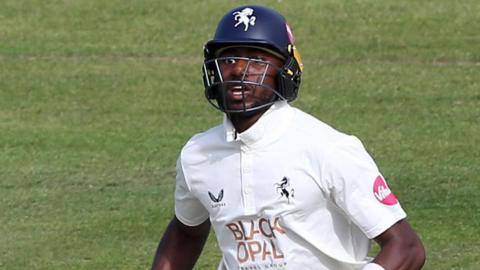 Tawanda Muyeye batting for Kent