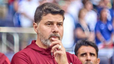 United States boss Mauricio Pochettino with his hand on his chin
