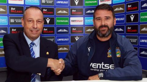 Linfield chairman Roy McGivern with manager David Healy 