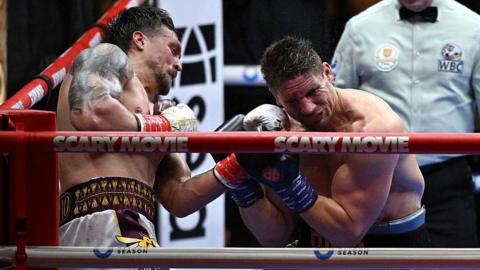 Oleksandr Usyk lands uppercut on Rico Verhoeven