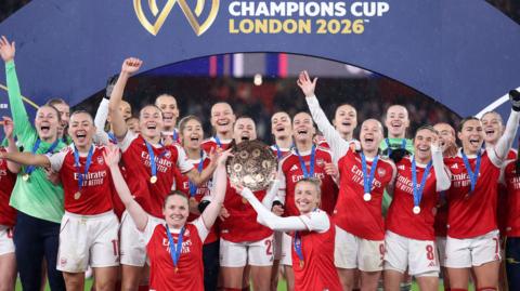 Arsenal players celebrate with the Women's Champions Cup Trophy during the Fifa Women's Champions Cup 2026 final