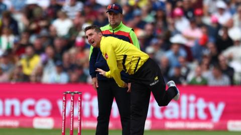 Tom Smith bowls the ball on T20 Finals Day against Sussex