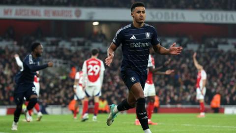 Ollie Watkins celebrates scoring a goal for Aston Villa at Arsenal