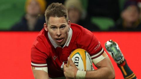 Liam Williams scoring against Australia