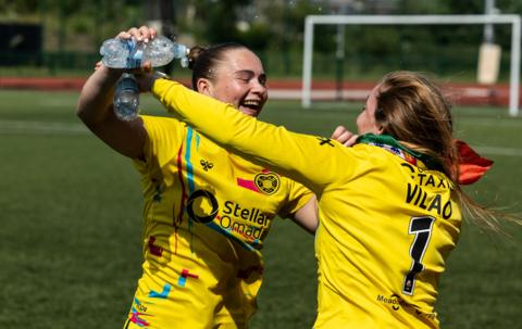 Rachael Johnstone agus Carolina Vilao